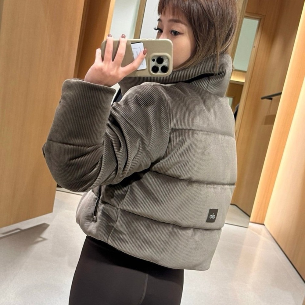 Alo Ribbed Velour Gold Rush Puffer Macchiato Size XS